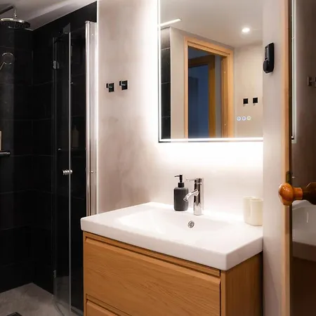 Yacht Club 2br Near Beach, Sauna, Free Parking * Parnawa