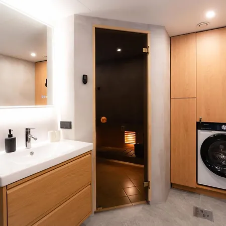Yacht Club 2br Near Beach, Sauna, Free Parking Apartament