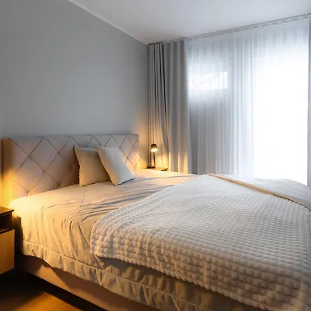 Apartament Yacht Club 2br Near Beach, Sauna, Free Parking *
