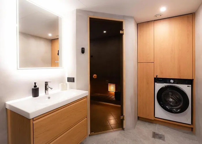 Apartment Spacious 2br In Yacht Club Sauna&great Views *